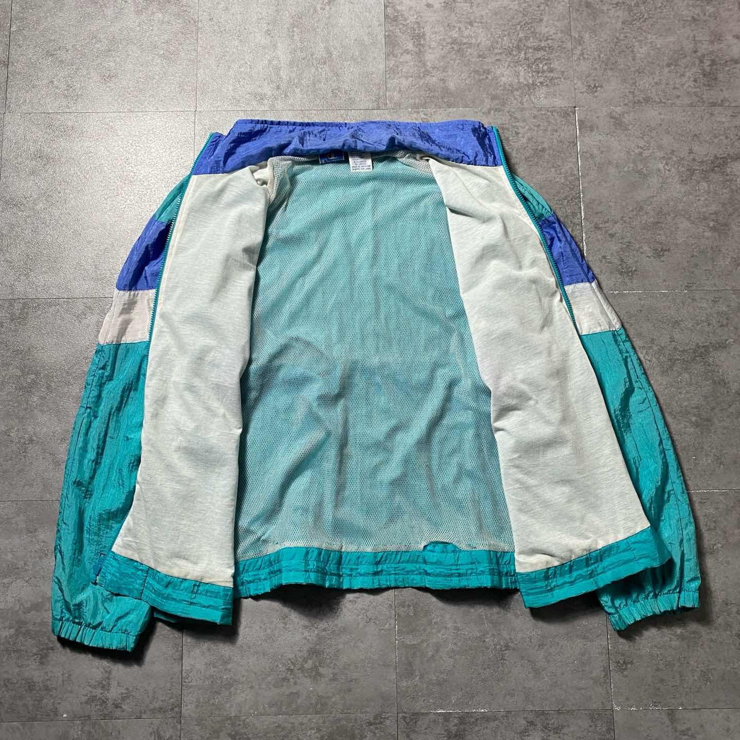 古着通販】90s チャンピオン 刺繍ロゴ クレイジーパターン ナイロン