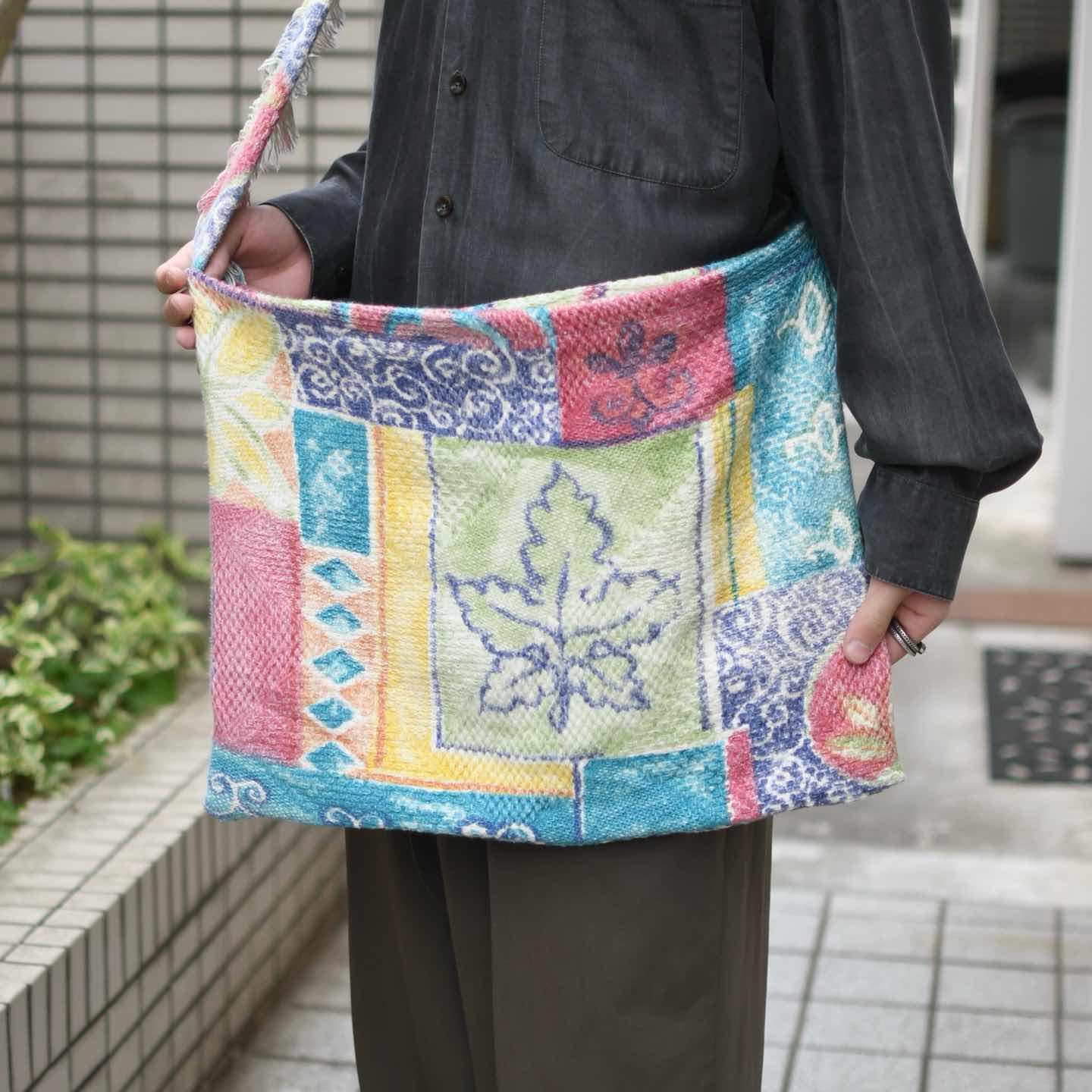 古着 ハンドメイド リメイク ラグ 絨毯 ショルダーバッグ バッグ 斜め掛け 古着通販】古着 ハンドメイド リメイク 絨毯 ラグ ショルダーバッグ